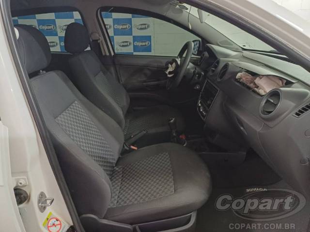 2015 VOLKSWAGEN VOYAGE 