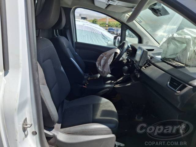 2025 RENAULT KANGOO 