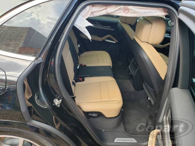 2025 PORSCHE CAYENNE 