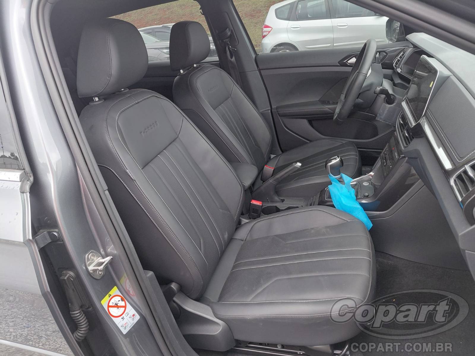 2025 VOLKSWAGEN T-CROSS — foto 5 de 15