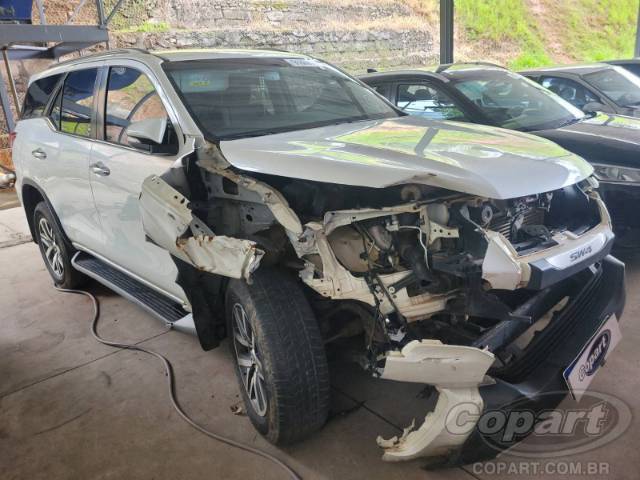 2017 TOYOTA HILUX SW4 