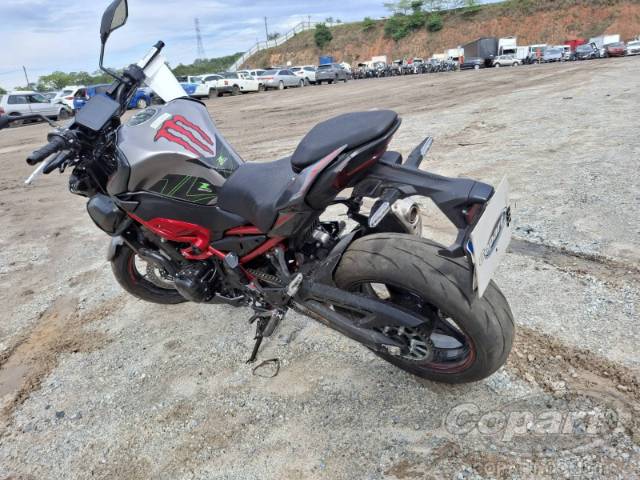 2026 KAWASAKI Z900 
