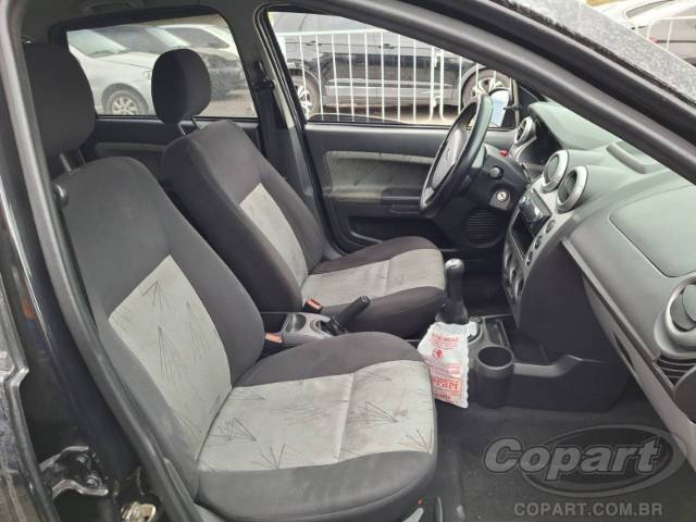 2010 FORD FIESTA 