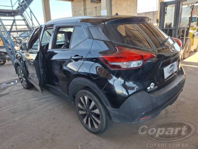 2017 NISSAN KICKS 