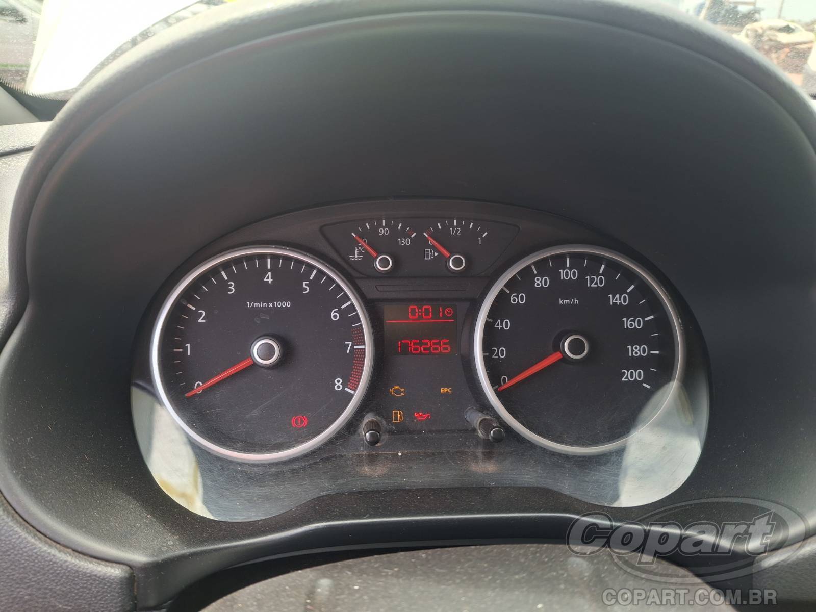 2013 VOLKSWAGEN VOYAGE — foto 8 de 10