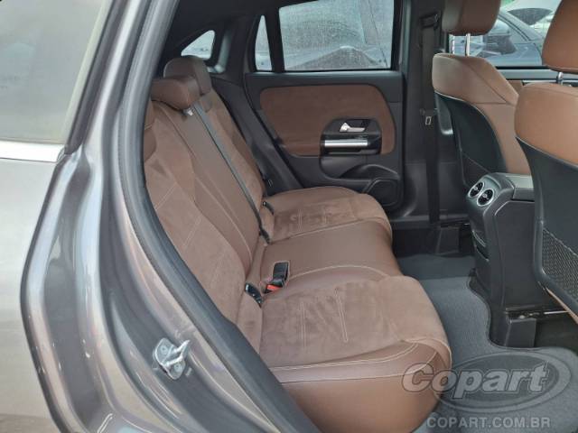 2025 MERCEDES BENZ GLA 