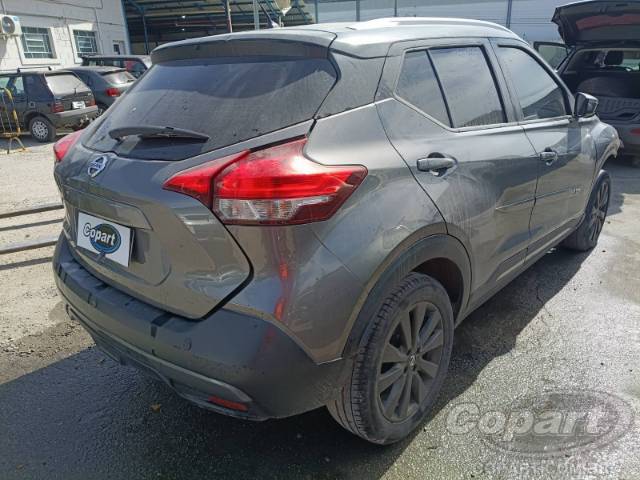 2017 NISSAN KICKS 