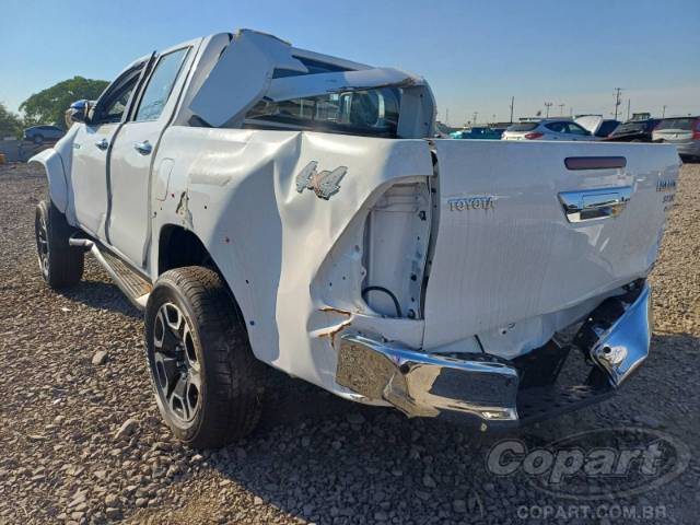 2025 TOYOTA HILUX CD 