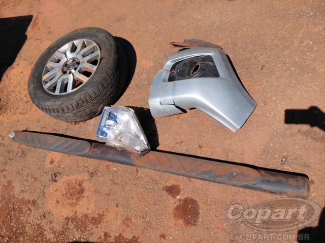 2016 NISSAN FRONTIER CD 