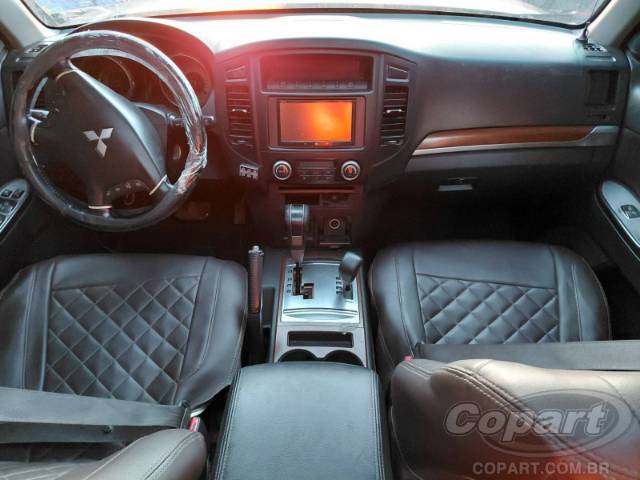 2011 MITSUBISHI PAJERO FULL 