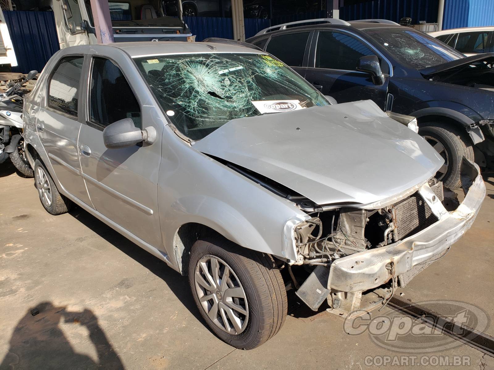 Veículo Renault Logan Renault Logan Expression 1.0 16V Hi-Flex 2012 2012 em leilão