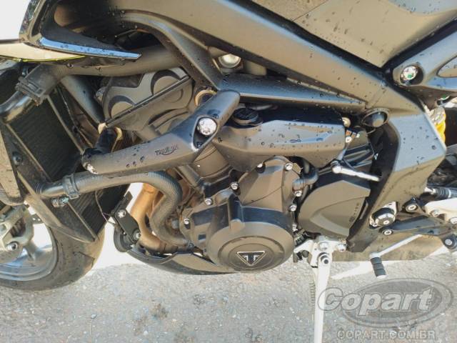 2025 TRIUMPH STREET TRIPLE 