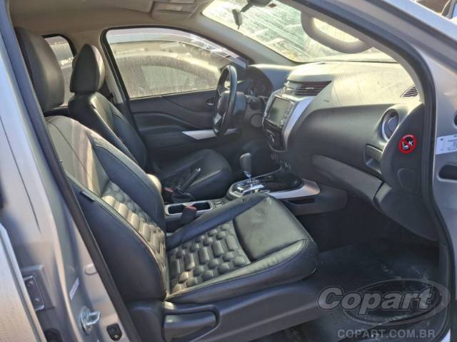 2024 NISSAN FRONTIER CD 