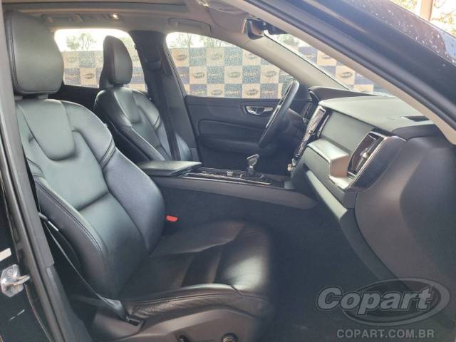 2020 VOLVO XC60 