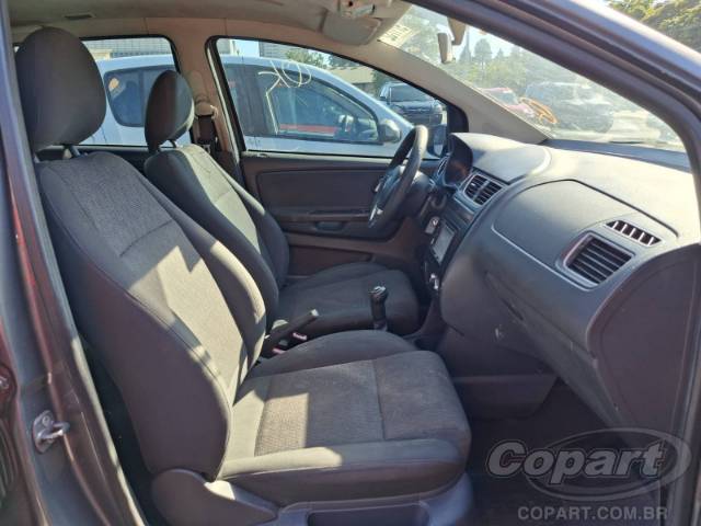 2013 VOLKSWAGEN FOX 