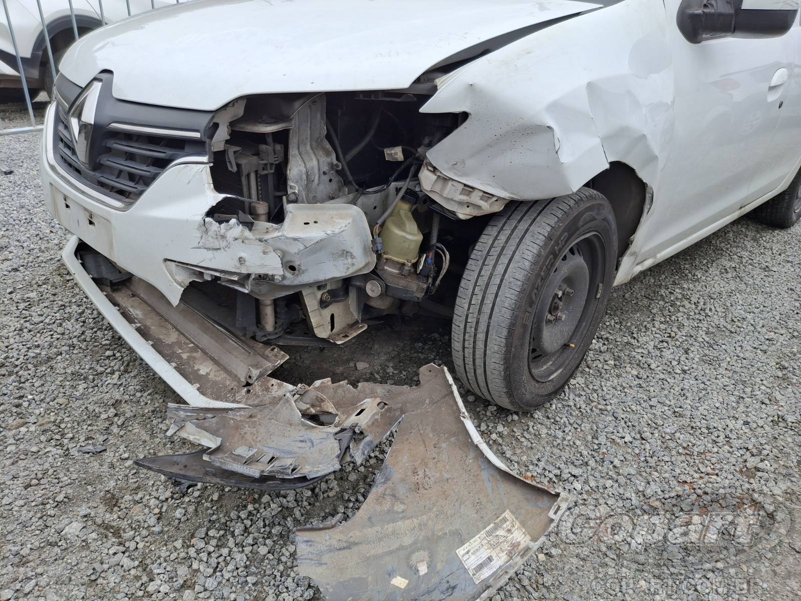 Foto 12 de 15: 2020 RENAULT LOGAN