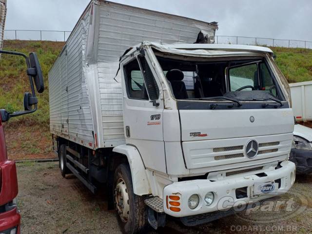 2009 MERCEDES BENZ 1718 