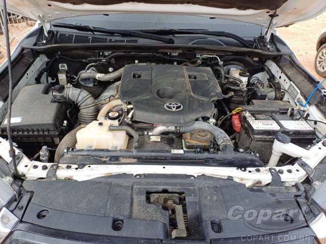 2024 TOYOTA HILUX CD 