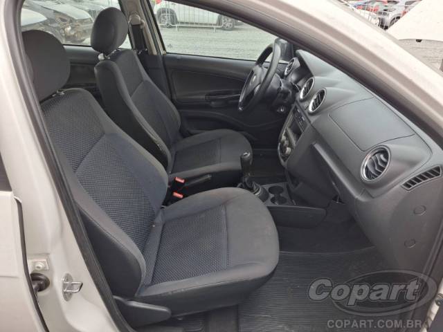 2009 VOLKSWAGEN VOYAGE 