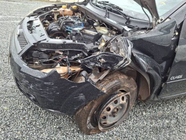 2010 FORD FIESTA 