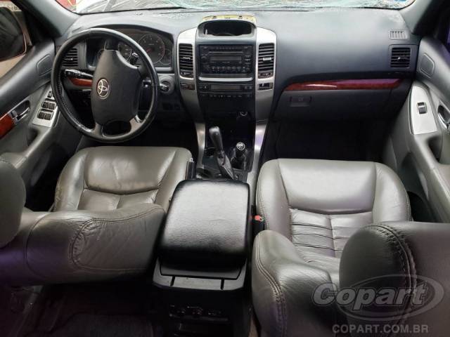 2006 TOYOTA LAND CRUISER 