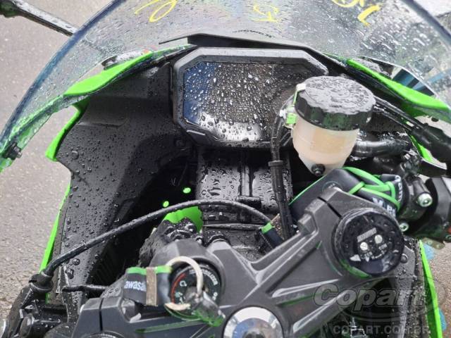 2025 KAWASAKI NINJA ZX-6R 