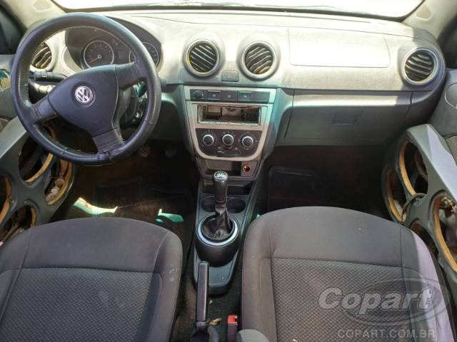 2011 VOLKSWAGEN VOYAGE 