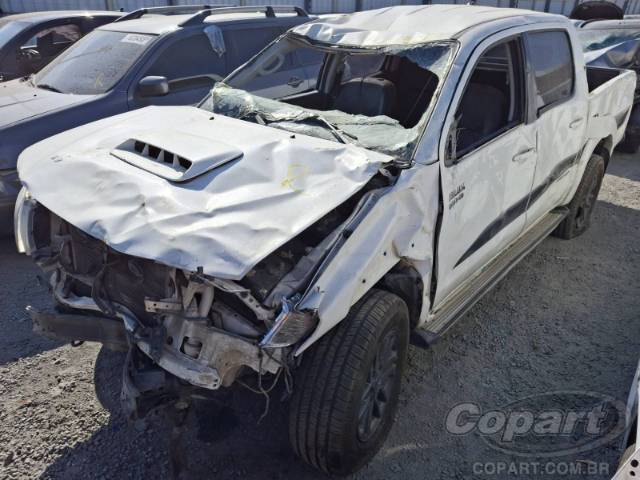 2015 TOYOTA HILUX CD 