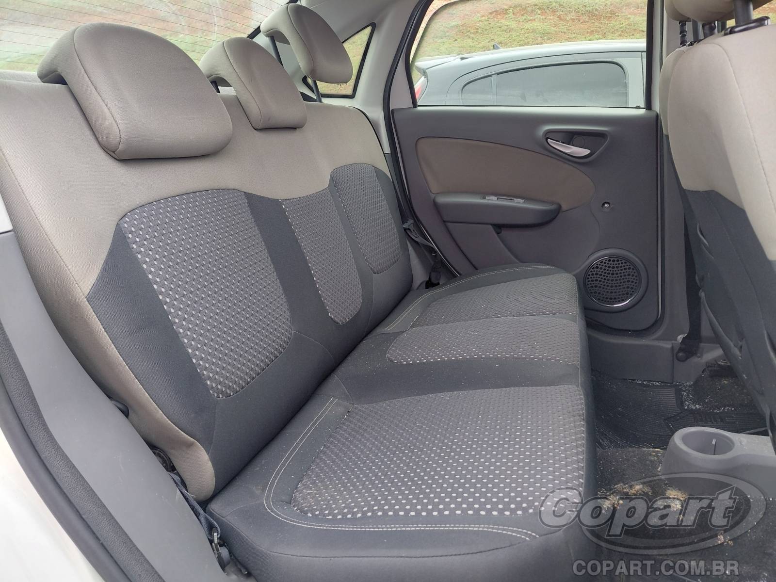Foto 6 de 15: 2013 FIAT GRAND SIENA