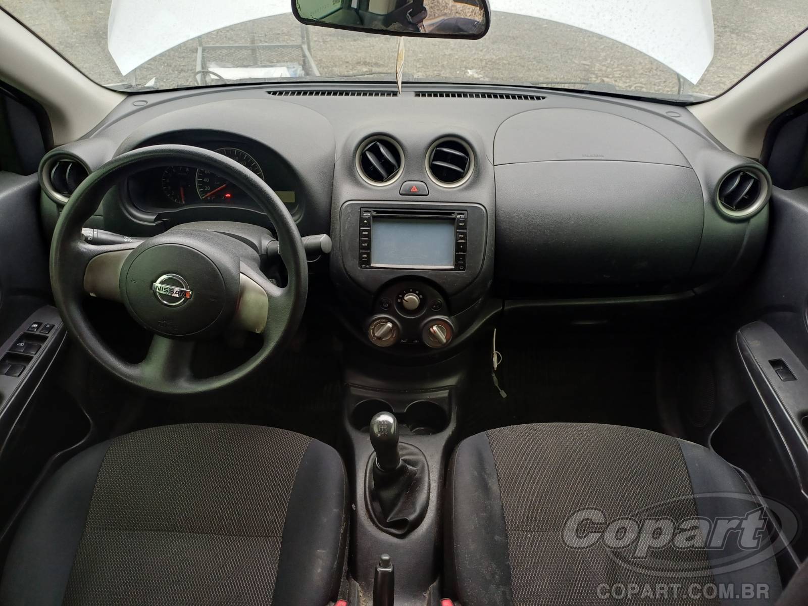 Foto 9 de 10: 2013 NISSAN VERSA