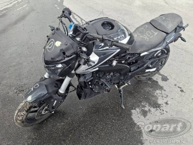 2025 BAJAJ DOMINAR 