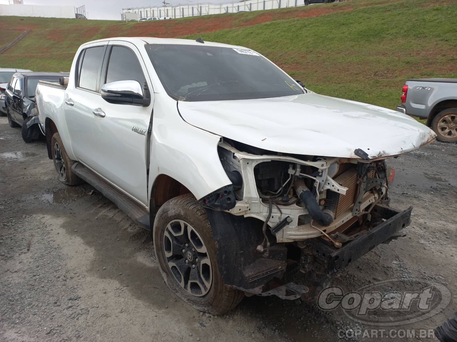 Veículo Toyota Hilux Toyota Hilux CD SRX Plus 2.8 D-4D Turbo 2024 Médio Dano 2024 em leilão