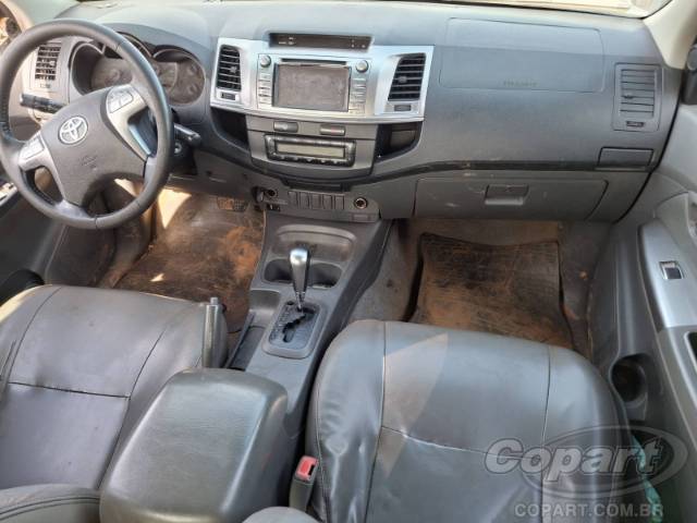 2015 TOYOTA HILUX CD 