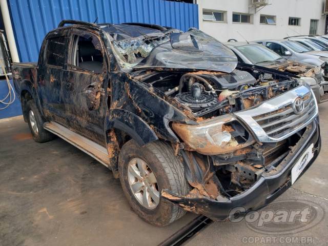 2015 TOYOTA HILUX CD 