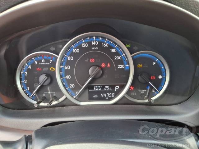 2024 TOYOTA YARIS SEDA 