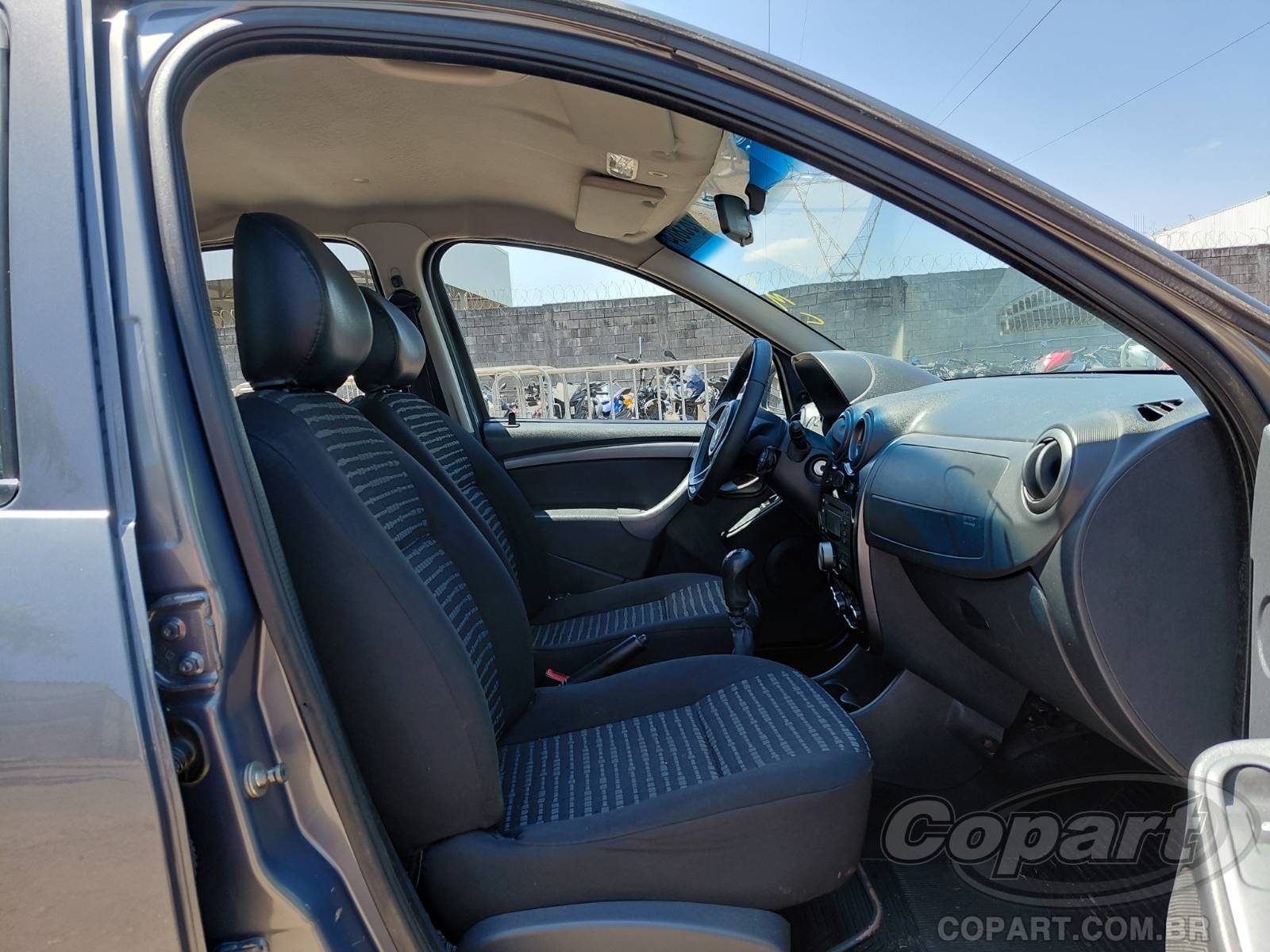 Foto 5: 2014 RENAULT SANDERO