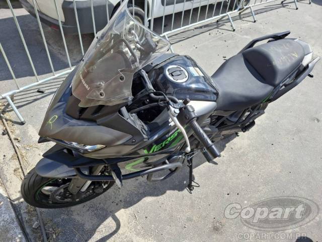 2025 KAWASAKI VERSYS 