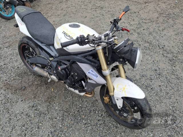 2014 TRIUMPH STREET TRIPLE 