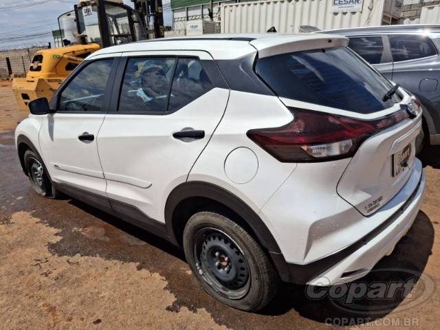2025 NISSAN Kicks Play 
