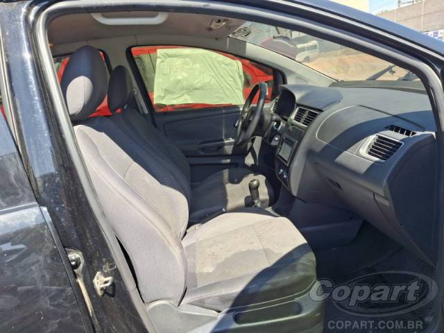 2011 VOLKSWAGEN FOX 
