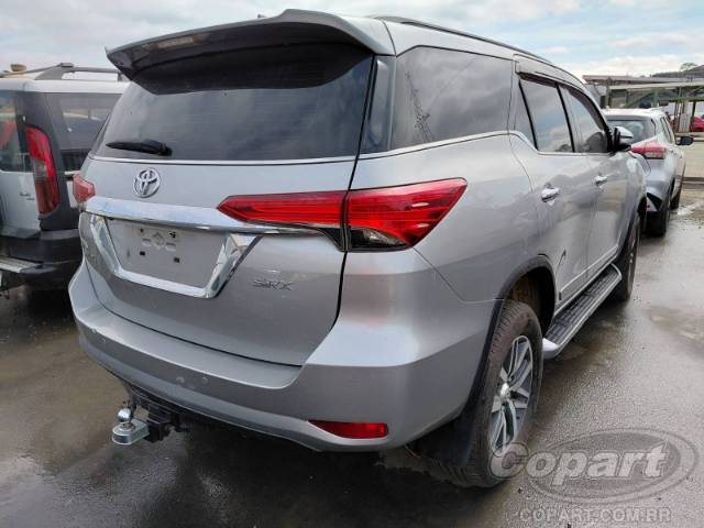 2017 TOYOTA HILUX SW4 