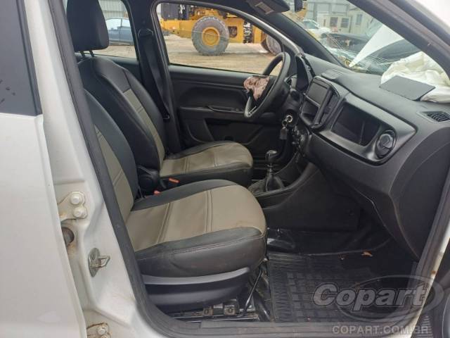 2025 FIAT STRADA CD 