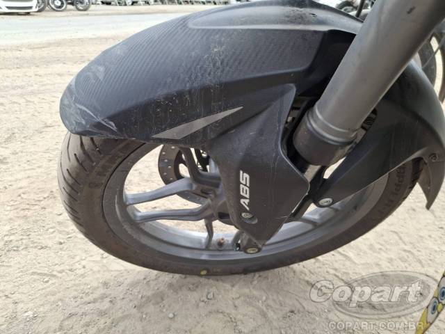 2025 BAJAJ DOMINAR 