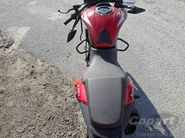 2025 BAJAJ DOMINAR 
