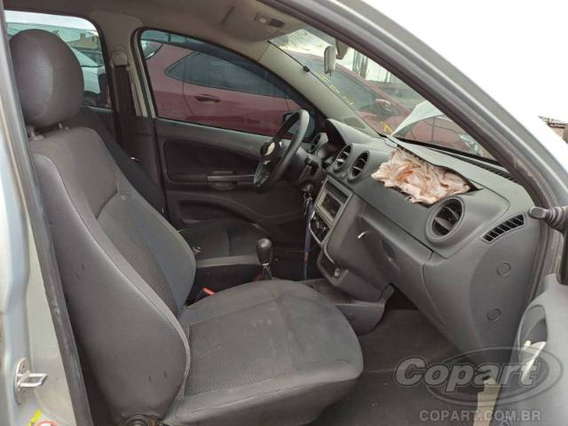 2015 VOLKSWAGEN VOYAGE 