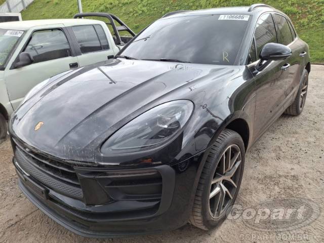 2025 PORSCHE MACAN 