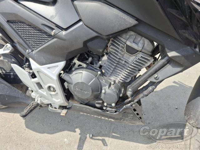 2025 HONDA CB 300F 