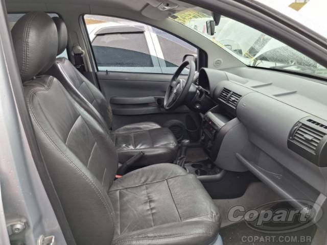 2010 VOLKSWAGEN FOX 