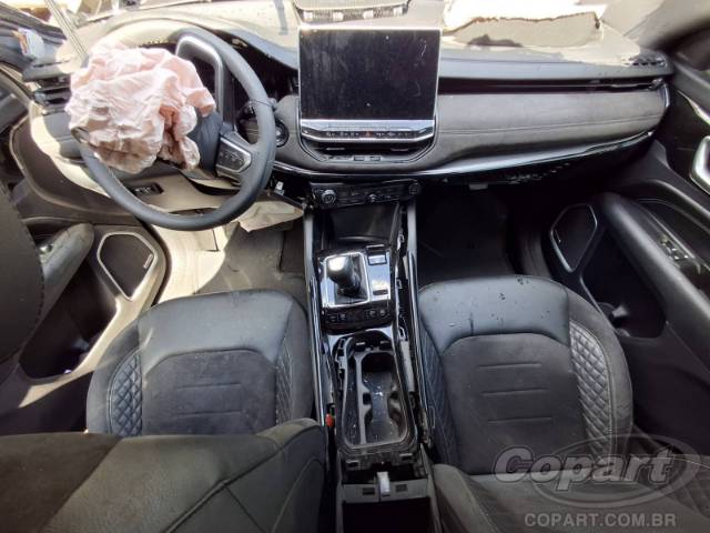 2025 JEEP COMMANDER 