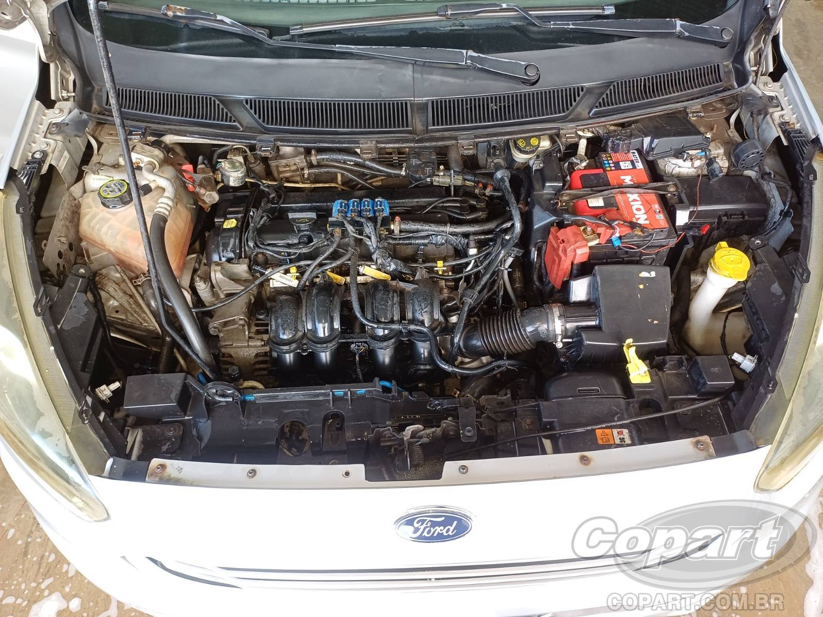 Foto 7 de 10: 2016 FORD KA SEDAN